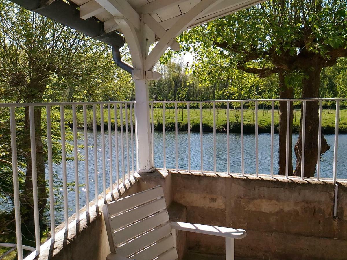 Вилла Le Gue Renard-Un Balcon Sur La Charente Жарнак Экстерьер фото